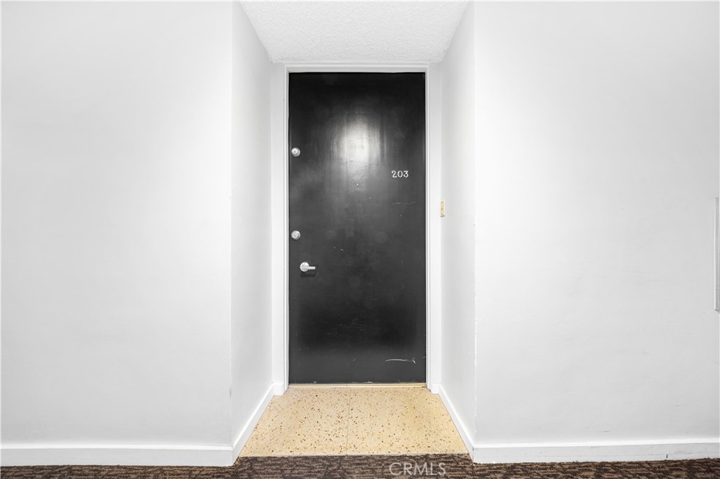 1550 N Laurel Avenue N 203