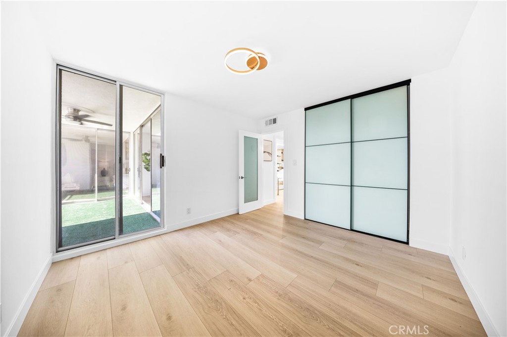 1550 N Laurel Avenue N 203