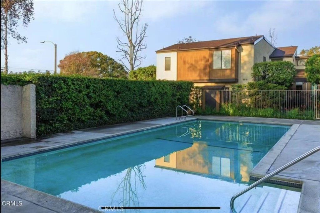 239 LINWOOD Avenue E