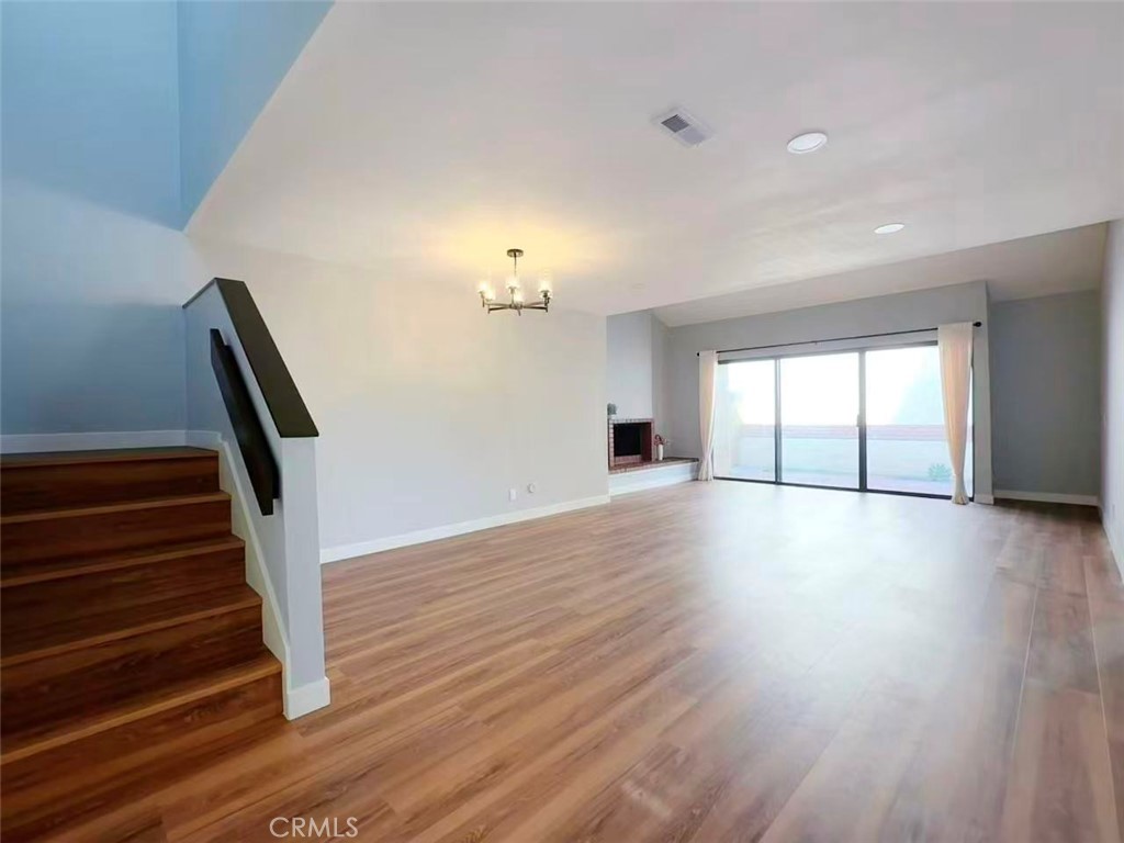 239 LINWOOD Avenue E