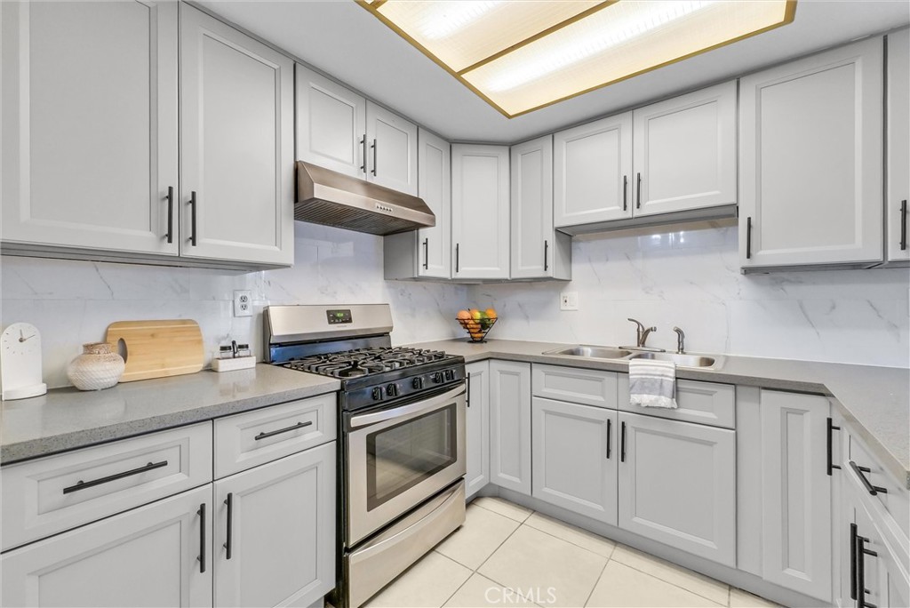 13388 Wisteria Place