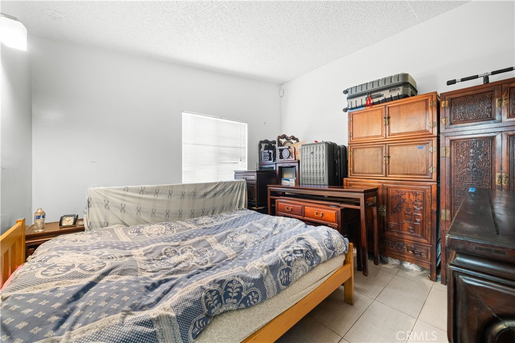 2413 Bartlett Avenue