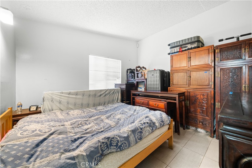 2413 Bartlett Avenue