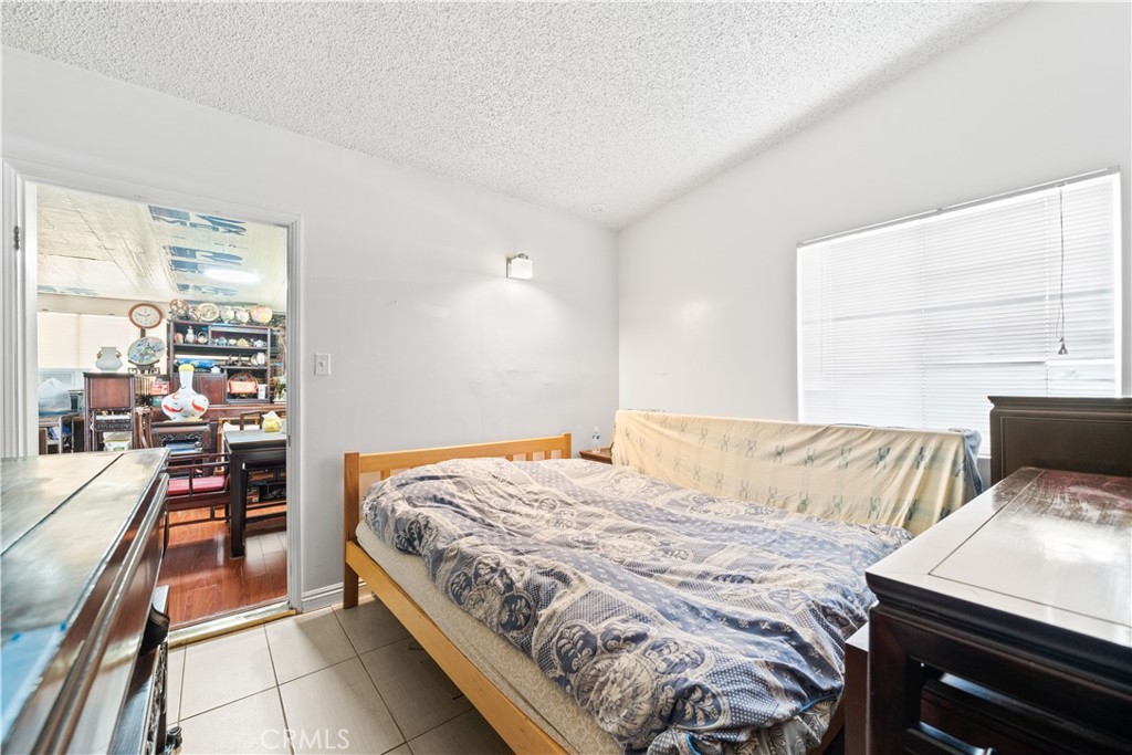 2413 Bartlett Avenue