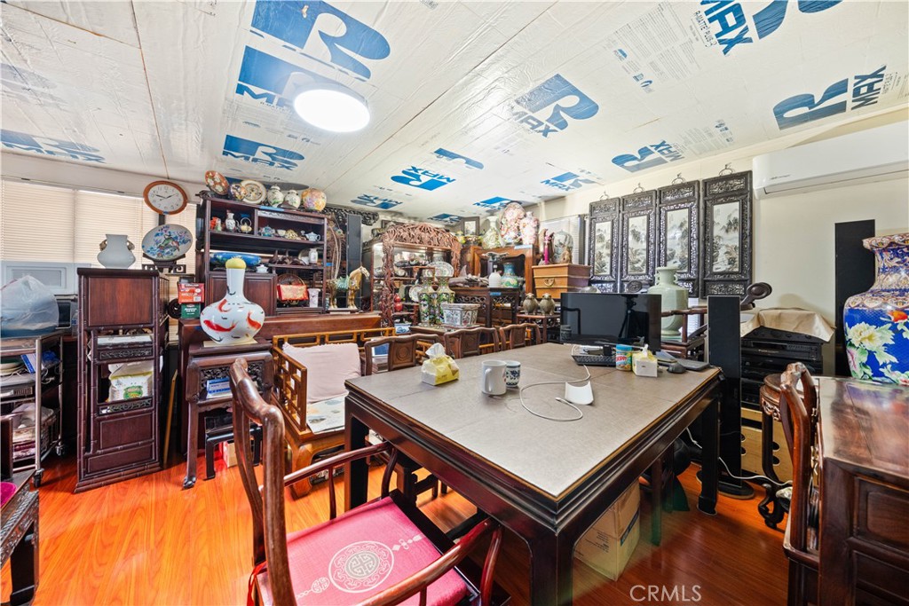 2413 Bartlett Avenue