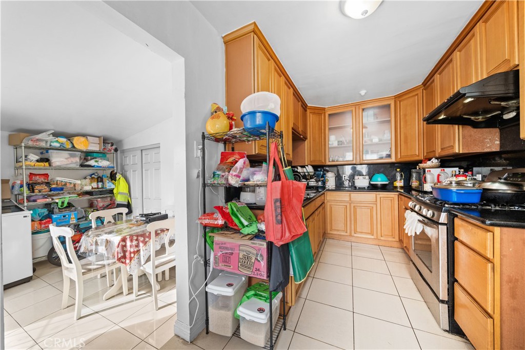 2413 Bartlett Avenue