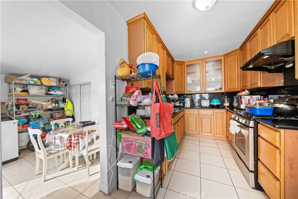 2413 Bartlett Avenue