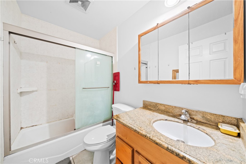 2413 Bartlett Avenue