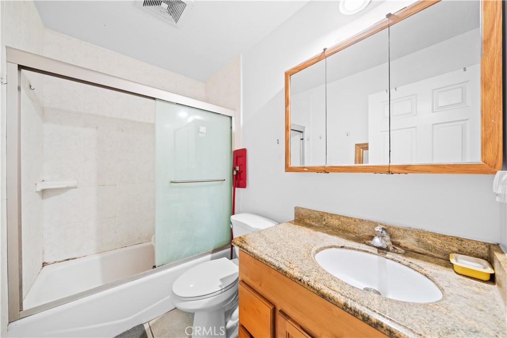 2413 Bartlett Avenue