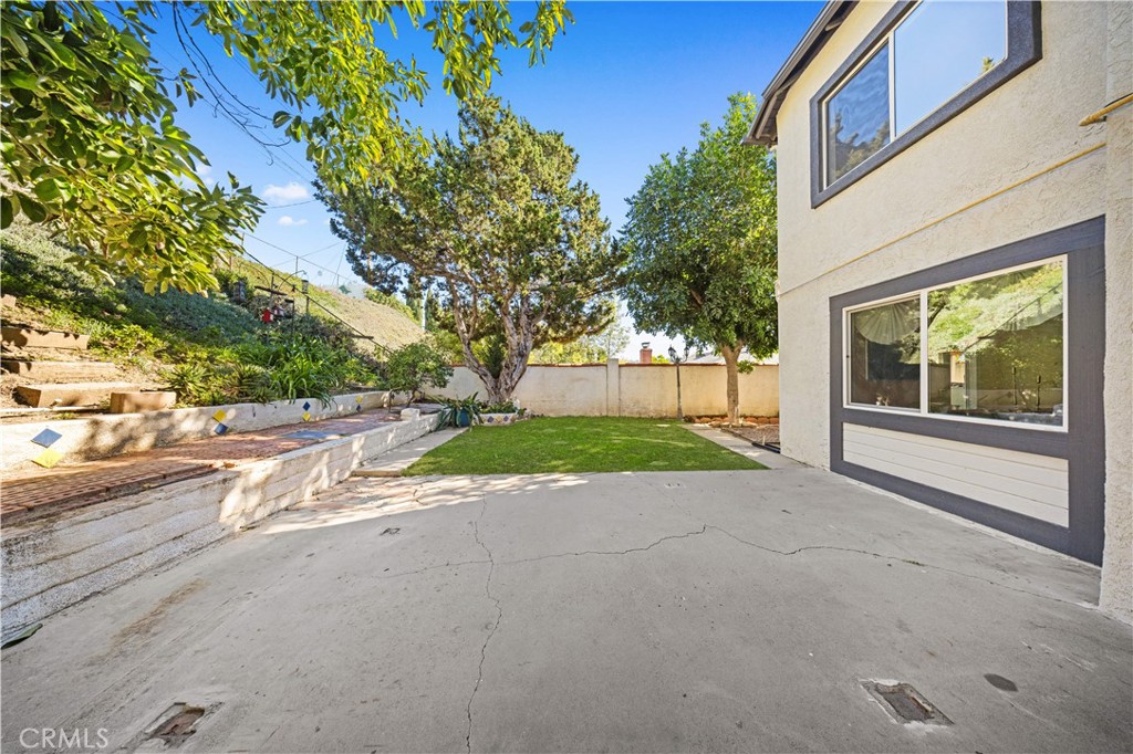 2118 Tierra Loma