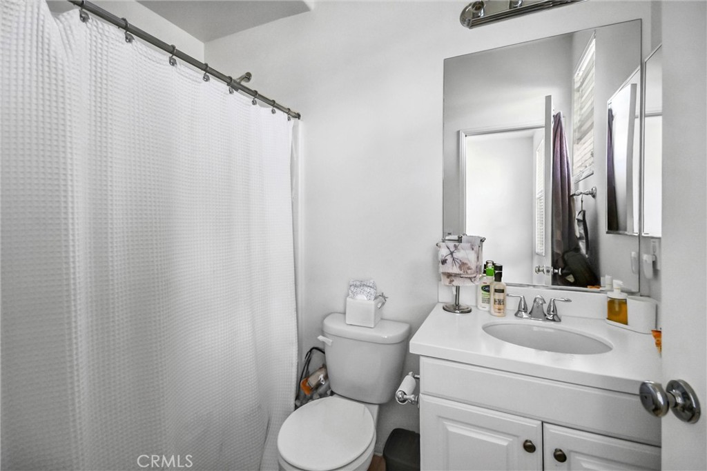 827 E Promenade E