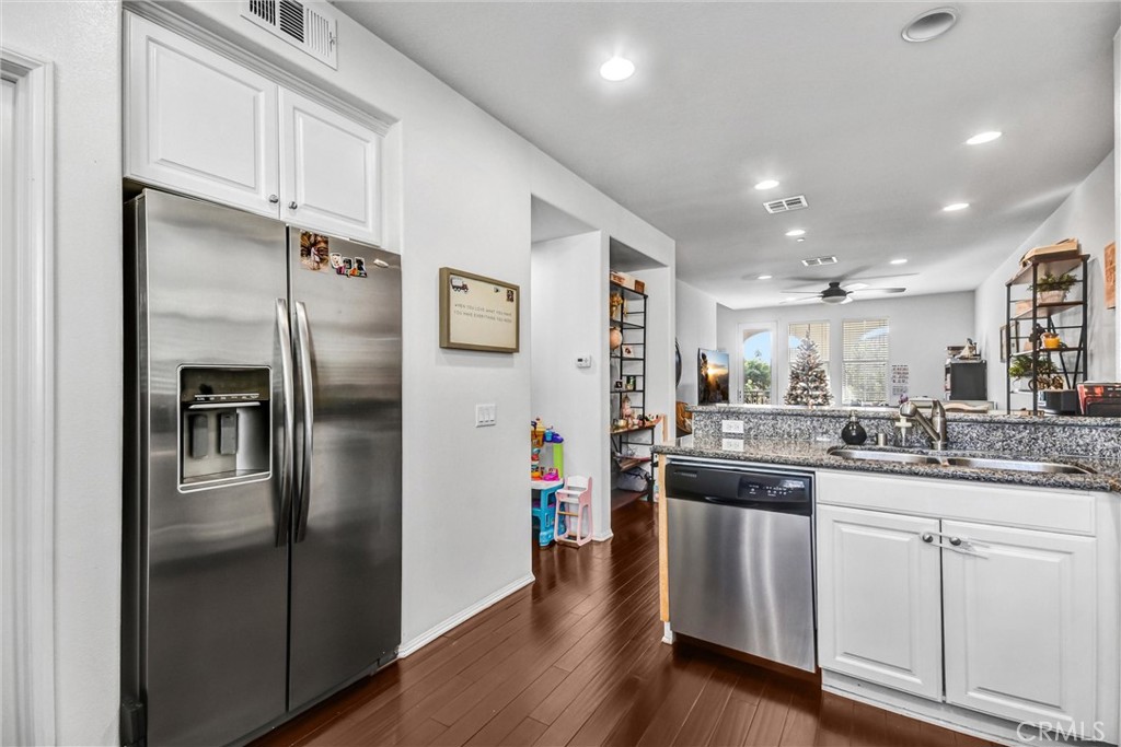 827 E Promenade E