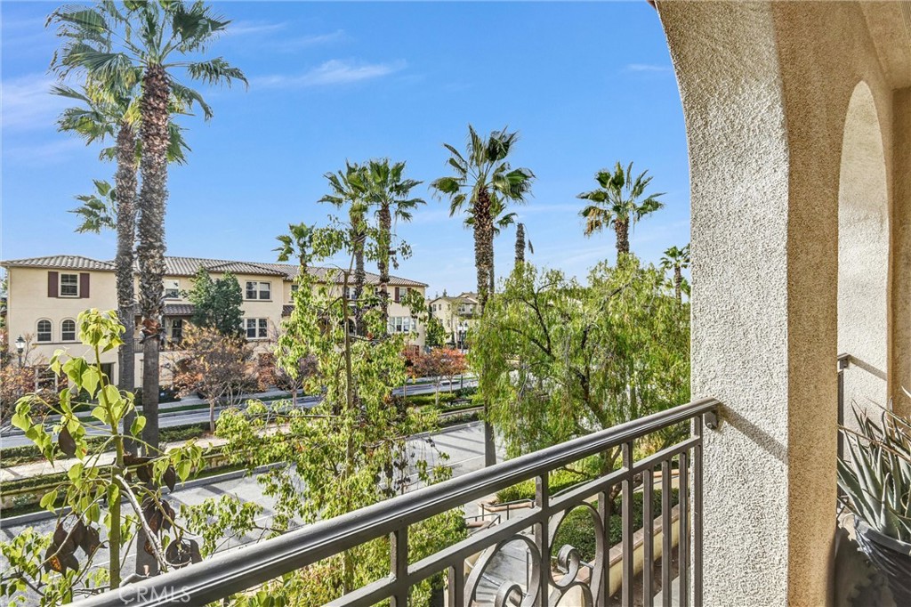 827 E Promenade E