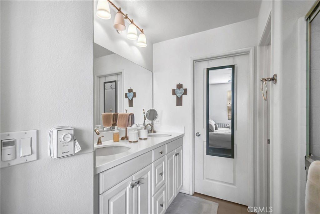 827 E Promenade E