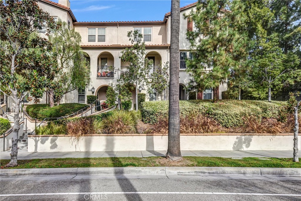 827 E Promenade E