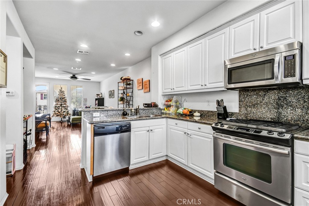 827 E Promenade E