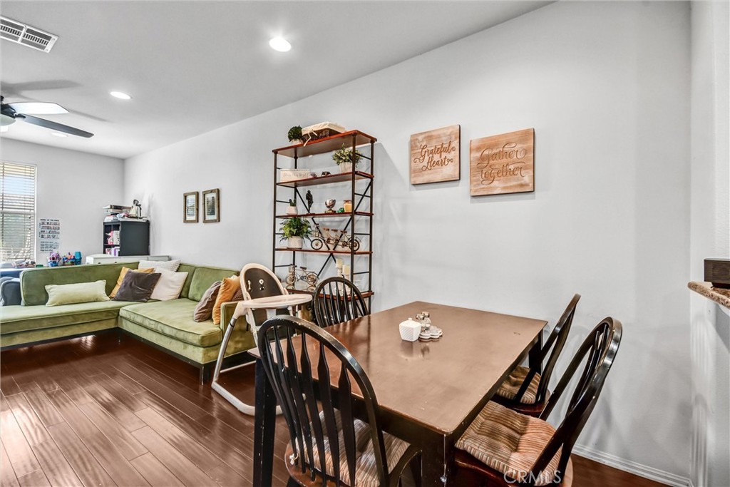 827 E Promenade E