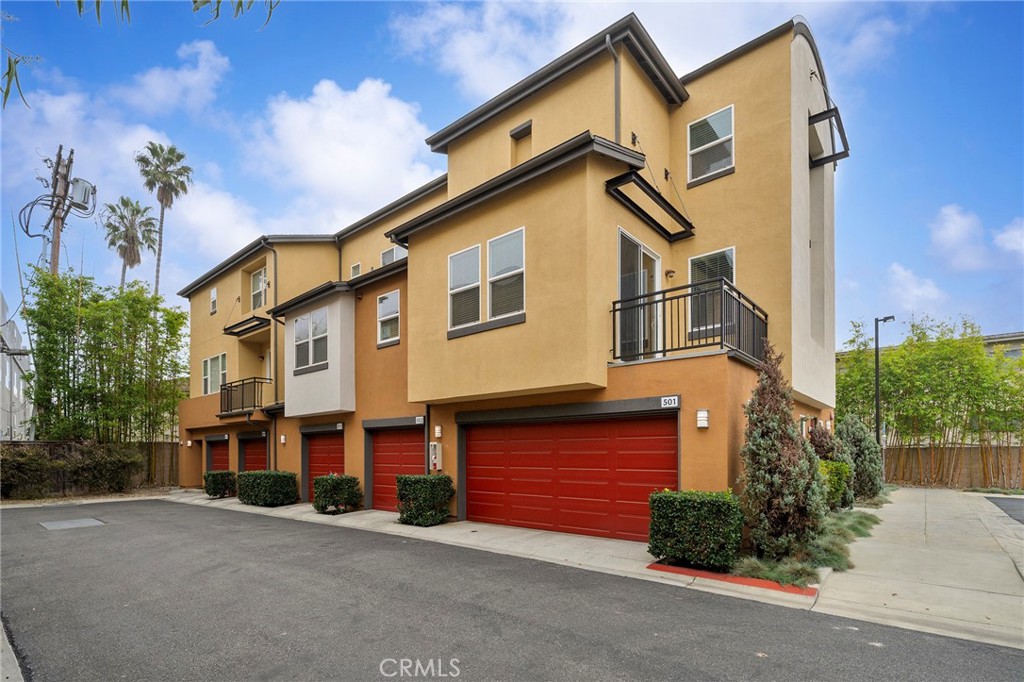 8620 Belford Ave 501