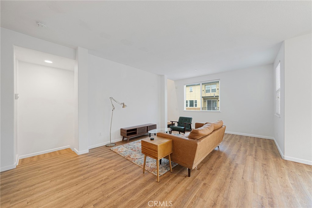 8620 Belford Ave 501