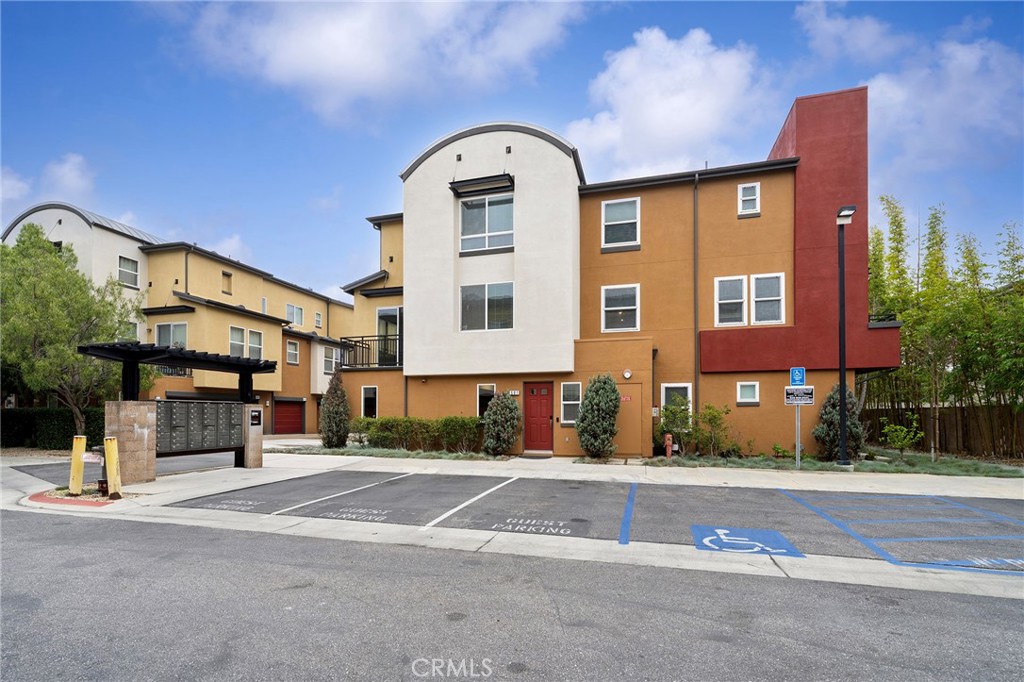 8620 Belford Ave 501