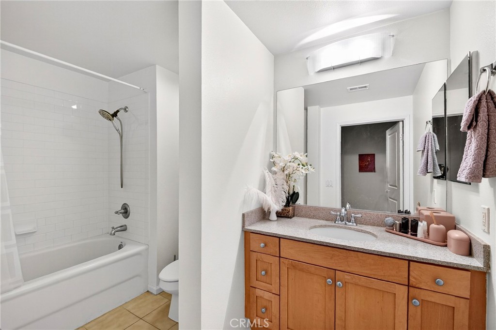 201 E Angeleno Avenue 206