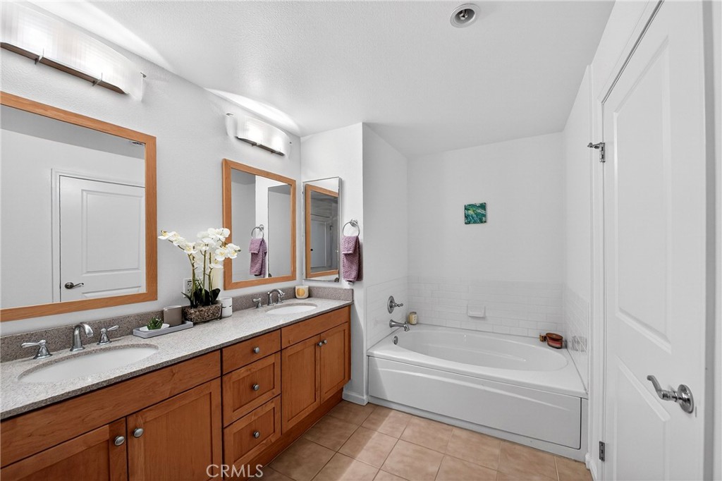 201 E Angeleno Avenue 206