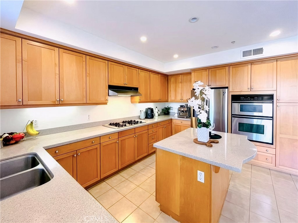 201 E Angeleno Avenue 206