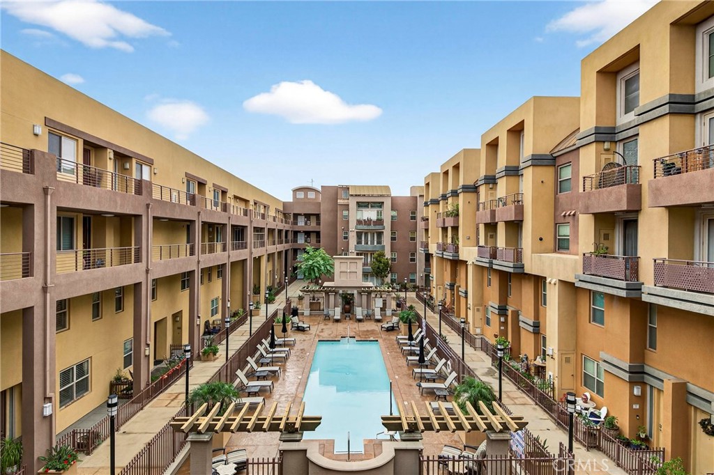 201 E Angeleno Avenue 206