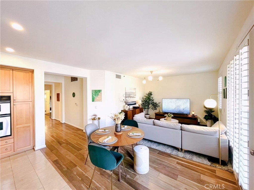 201 E Angeleno Avenue 206