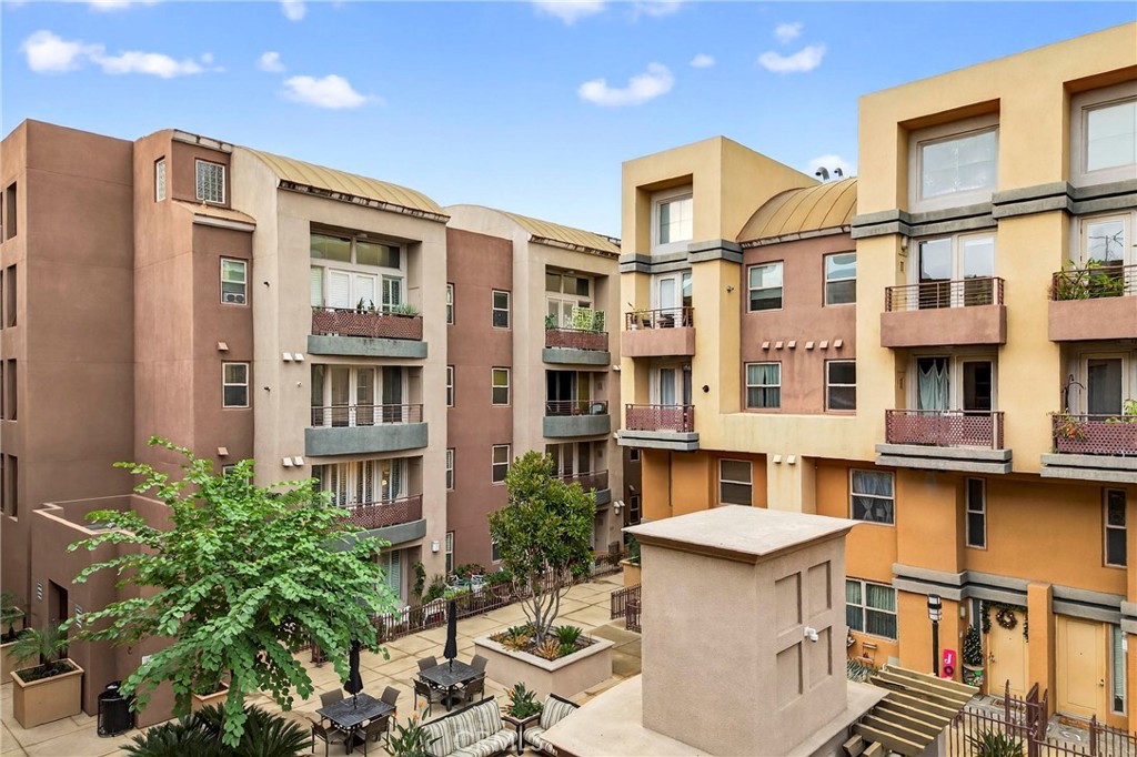 201 E Angeleno Avenue 206