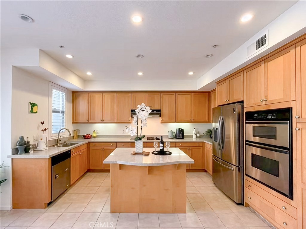 201 E Angeleno Avenue 206