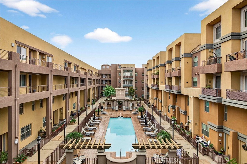 201 E Angeleno Avenue 206