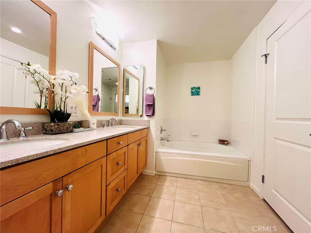 201 E Angeleno Avenue 206