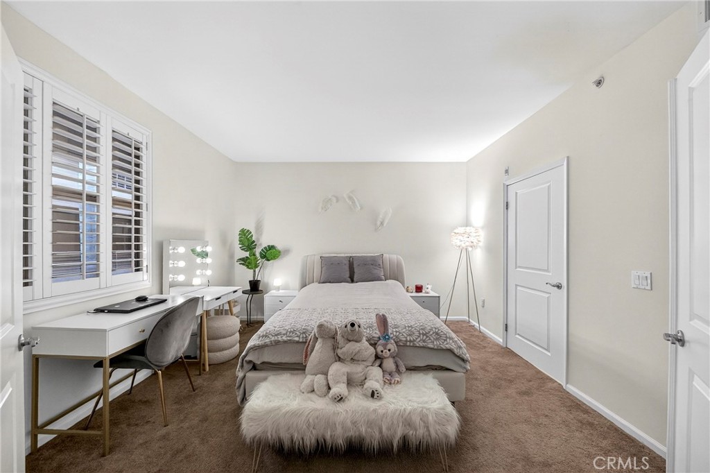 201 E Angeleno Avenue 206