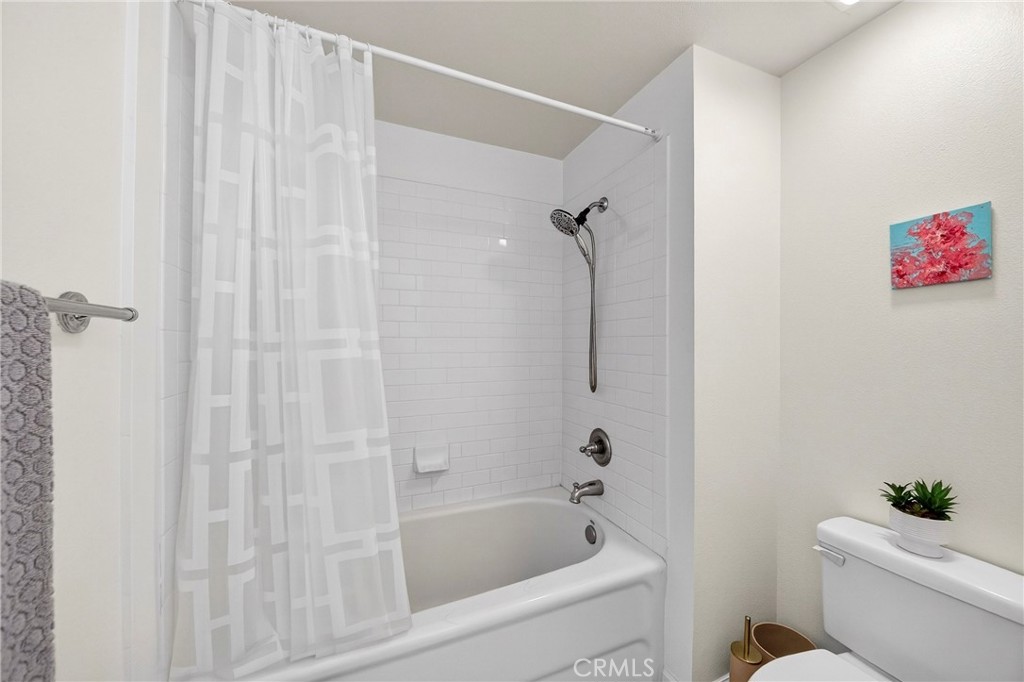 201 E Angeleno Avenue 206