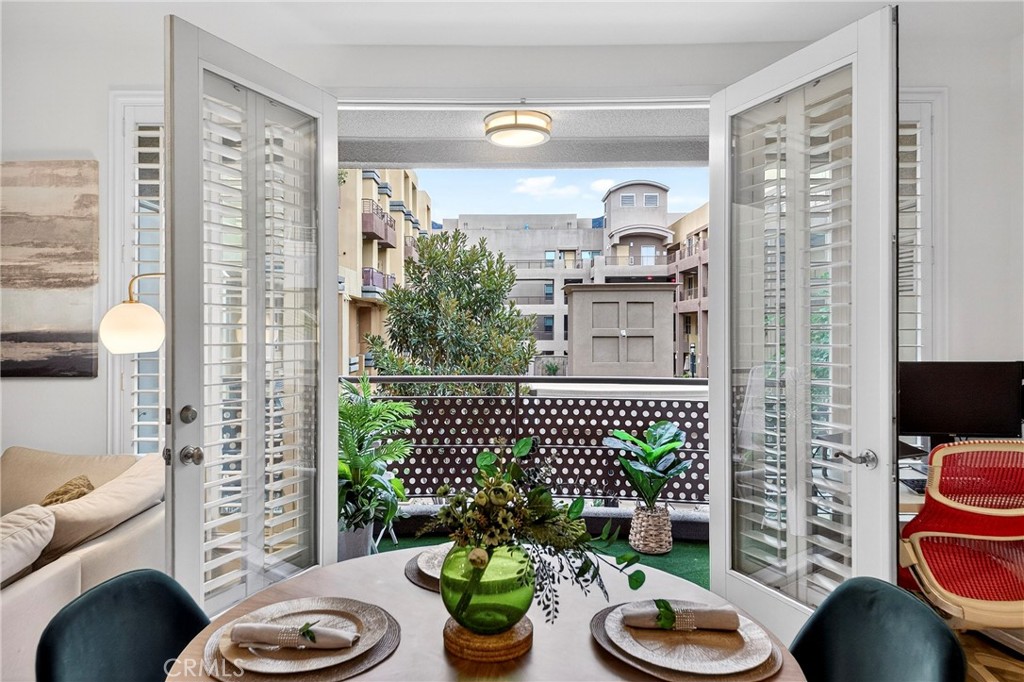 201 E Angeleno Avenue 206