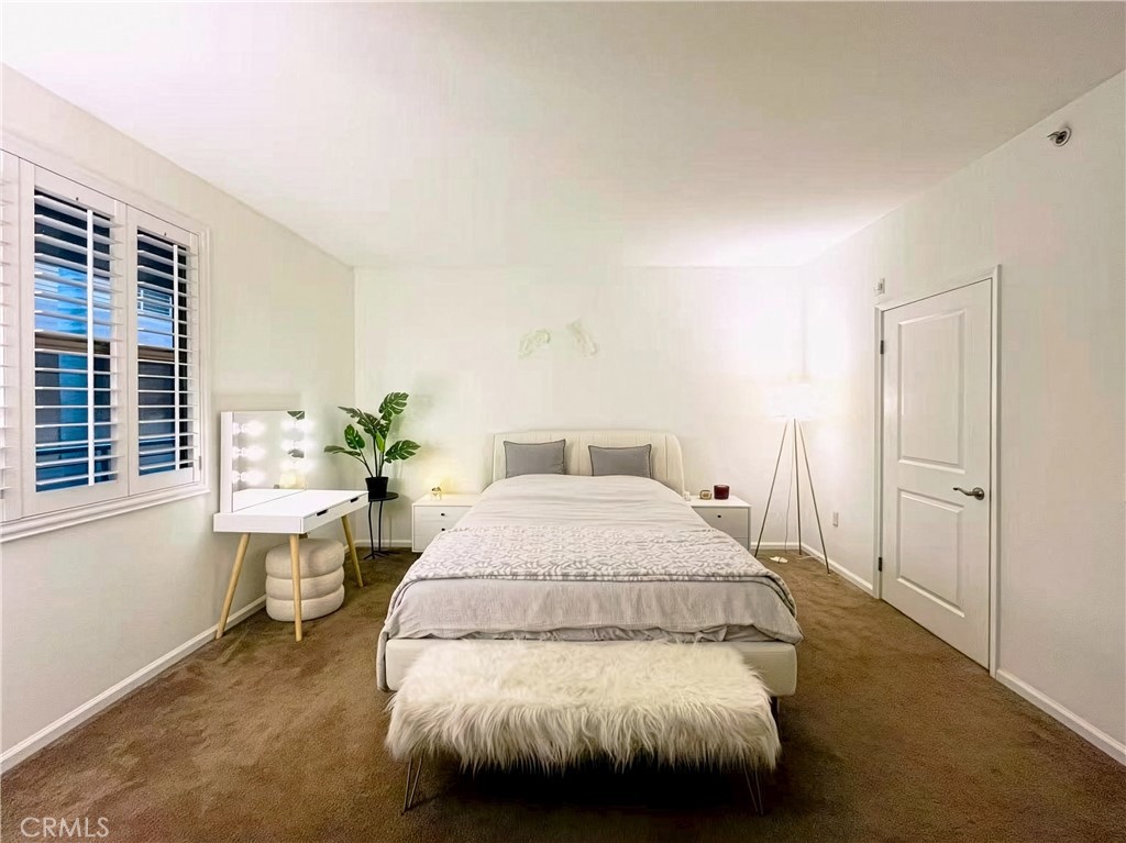 201 E Angeleno Avenue 206