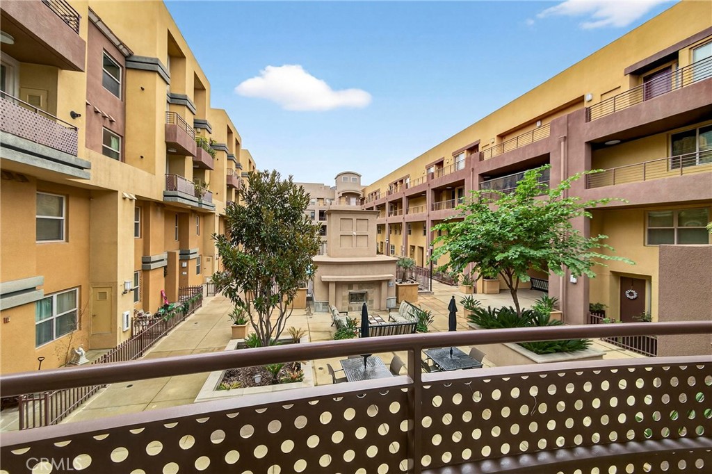 201 E Angeleno Avenue 206