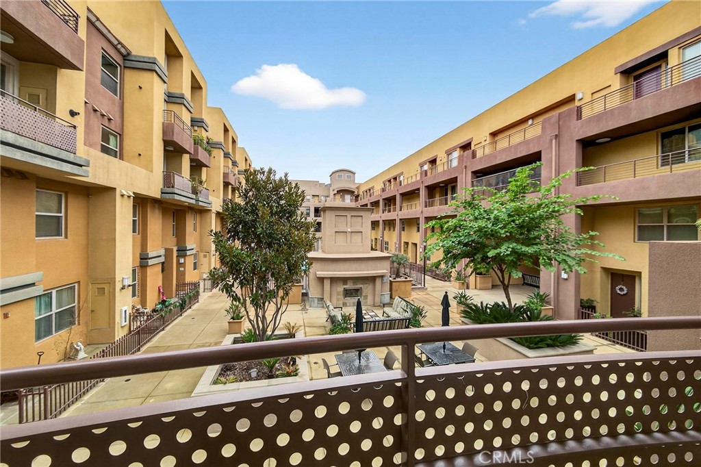 201 E Angeleno Avenue 206