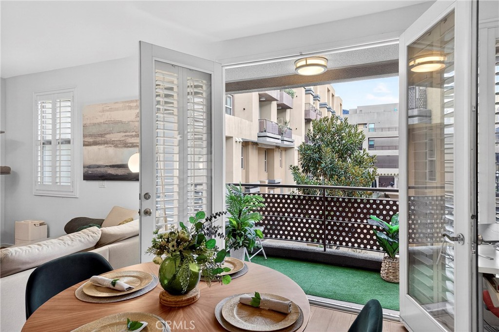 201 E Angeleno Avenue 206