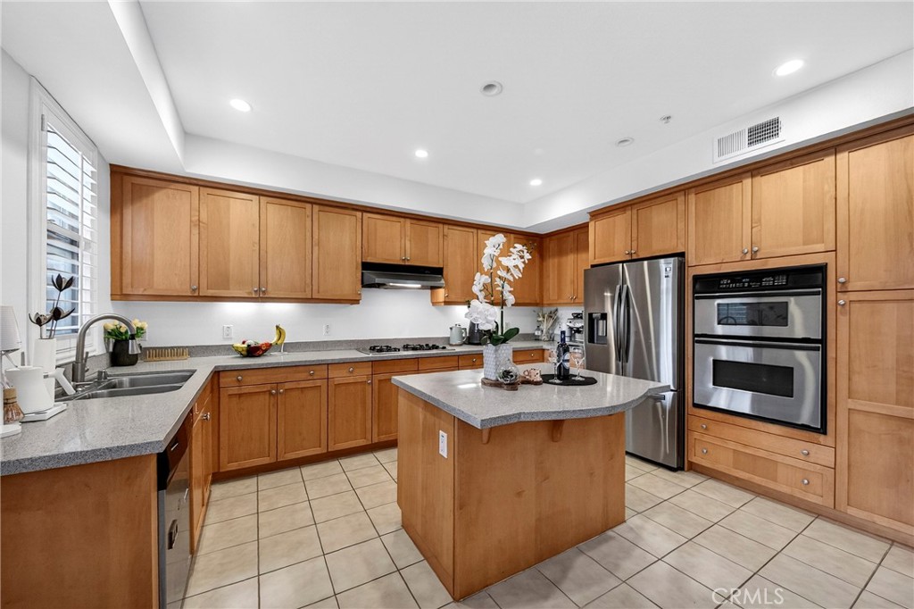 201 E Angeleno Avenue 206