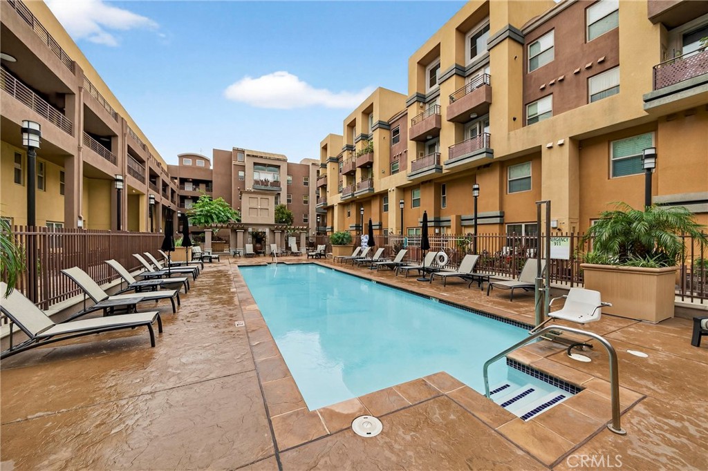 201 E Angeleno Avenue 206