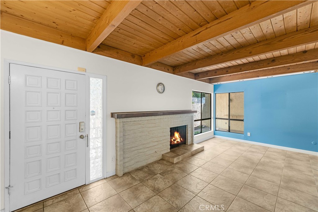 10126 Reseda Boulevard 121