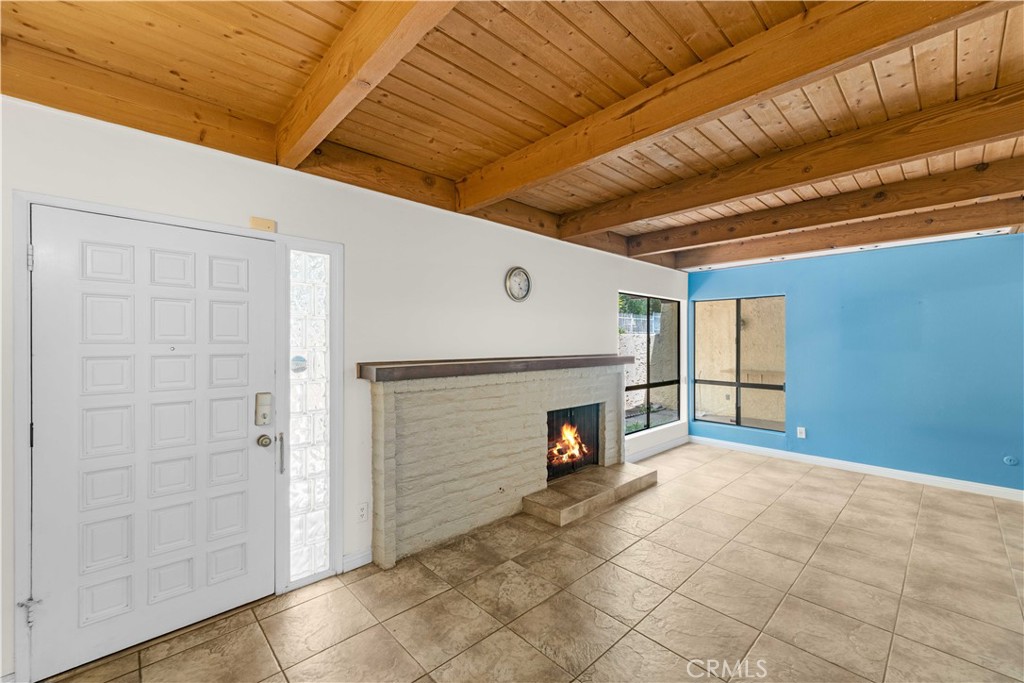 10126 Reseda Boulevard 121