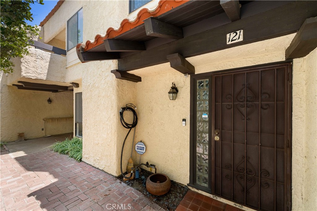 10126 Reseda Boulevard 121