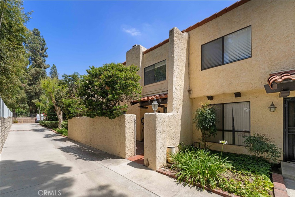 10126 Reseda Boulevard 121