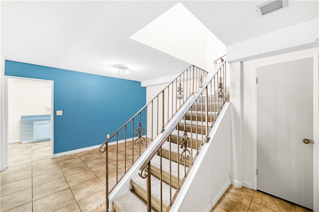 10126 Reseda Boulevard 121