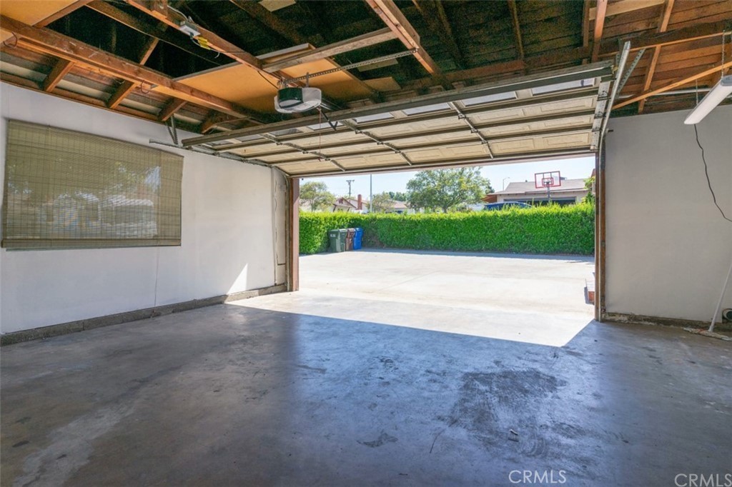 933 Beech Hill Avenue