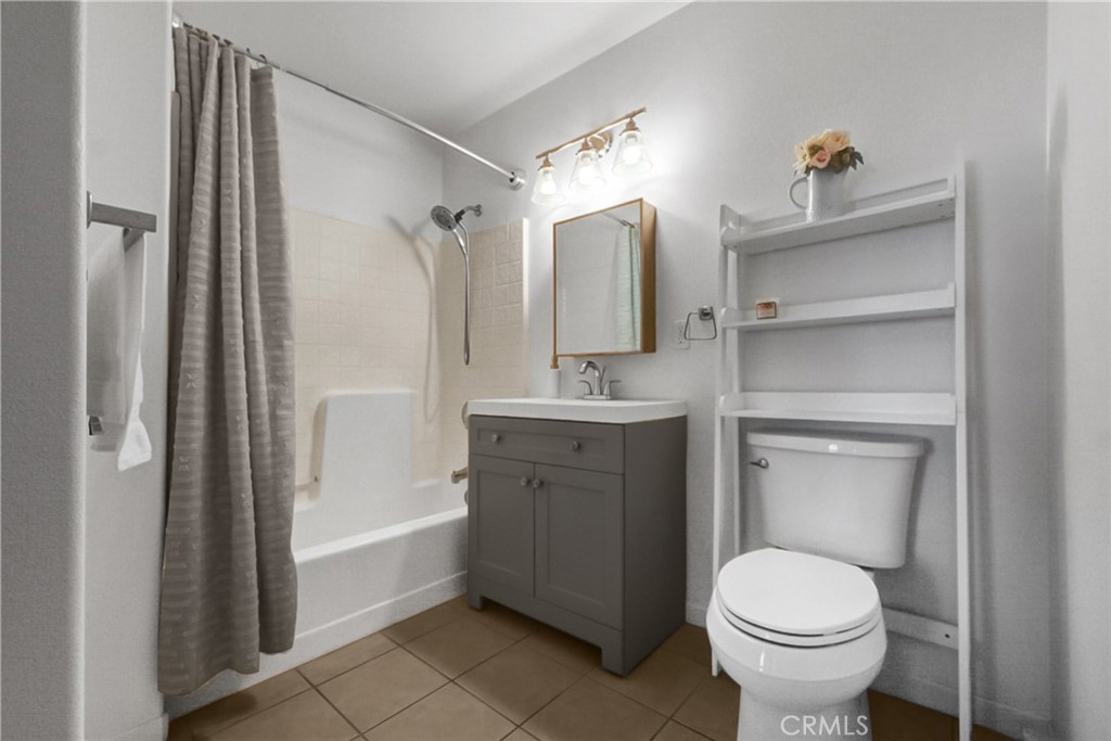 580 W Main Street 318