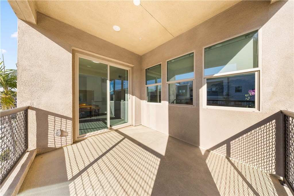 1698 Hollyleaf Terrace